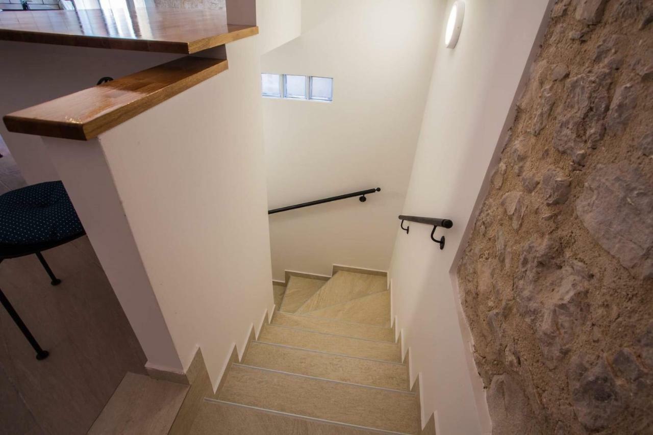 Apartmani Kraj Mora Cres Exterior photo